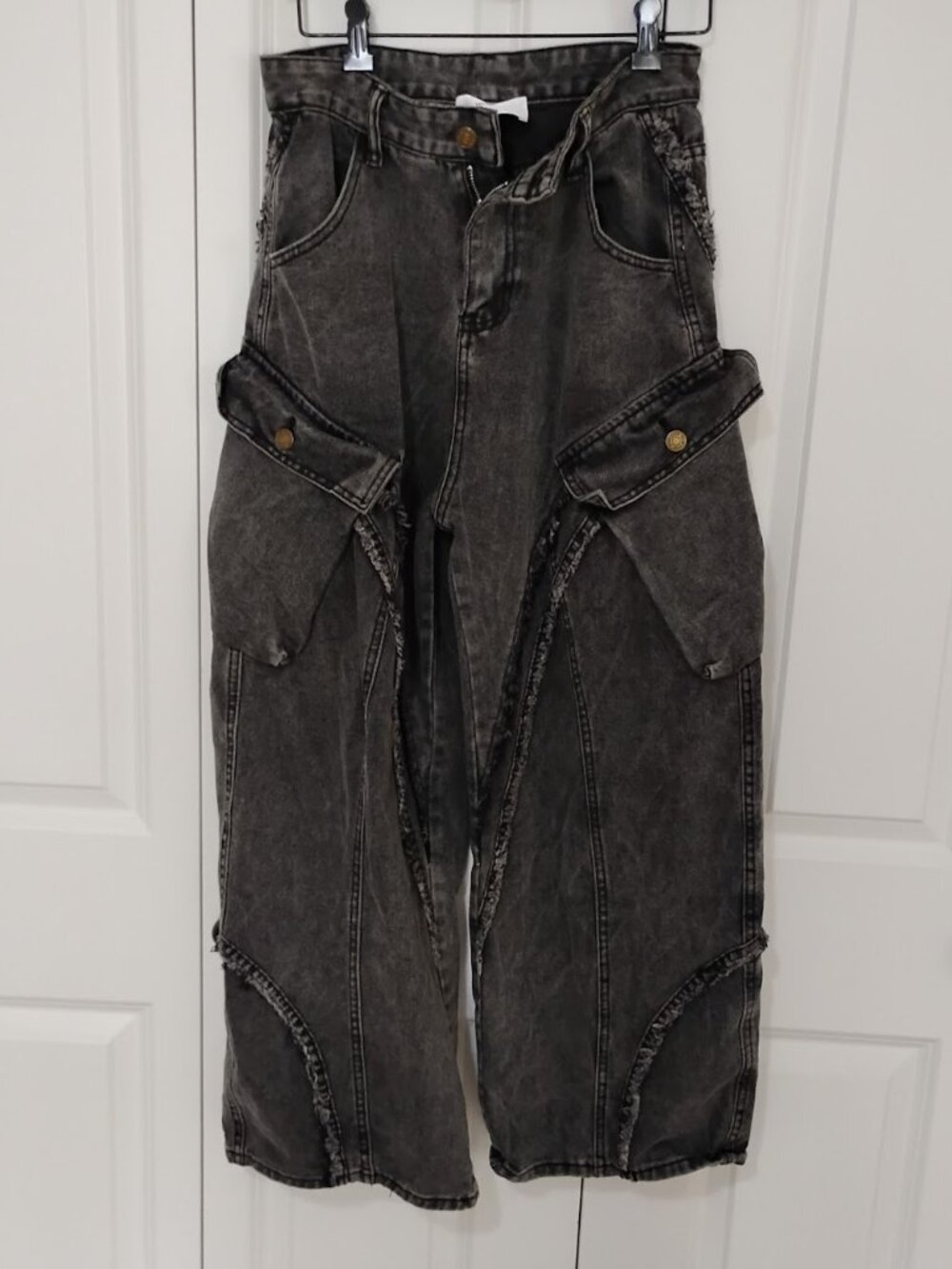 West Boy Women's Charcoal Black Cut-Off Trim Wide-Leg Denim Cargo Jeans Size M